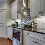 Spacious 4 King Belmont 2 Living Walk To Belmont & Vanderbilt Large Dining Table Smart Tvs Parking 24 Hr Hospitality Near Music Row & The Gulch 2 Miles To Broadway Holiday home Nashville