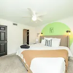 Minutes To Broadway Family Unit With 2Br-2Ba And Optional Private Parking