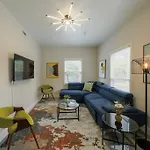 Apartment Comfy 1br With King Bed And Optional Parking Near Gulch & Midtown Walk To The Parthenon