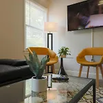 Vibrant 2Br Nashville Getaway With Optional Parking Near Broadway, Midtown Bars & Music Row