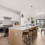 Hyve Apartment *