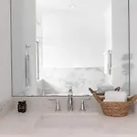 Apartment Barbara By Avantstay Decorative 4br In Heart Of *