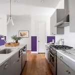 Apartment Barbara By Avantstay Decorative 4br In Heart Of