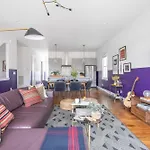 Barbara By Avantstay Decorative 4br In Heart Of Apartment