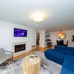 Midtown 2Br Gem With Private Balcony And Optional Parking Walkable To Vanderbilt, Music Row & Centennial Park