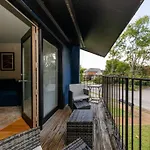 Charming 2Br Retreat With Private Balcony And Optional Parking Walk To Parthenon & Vanderbilt And Mins To Broadway & The Gulch