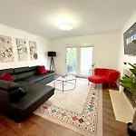 Luxury 2Br In Midtown With Patio-Balcony & Optional Parking Near Broadway, Vanderbilt & Centennial Park