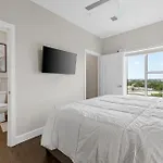 The Malibu Penthouse The Gulch