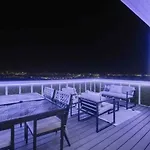 Luxury Four-story Home, Rooftop Deck With Views, Pingpong! Sleeps 12!