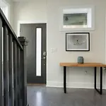 Modern Townhome, Large Game Room With Ping Pong, 10Min To Downtown! Sleeps 10!