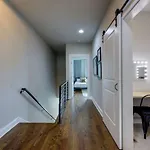 Holiday home Weho Home, Geodis Park, Mini-golf, Arcade, 10min To Downtown! Sleeps 10!