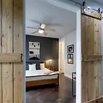 Holiday home Weho Home, Geodis Park, Mini-golf, Arcade, 10min To Downtown! Sleeps 10! Nashville