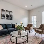 Nash House & Bars Of Broadway With Patio Bar And Views! 8Min Downtown! Sleeps 12!