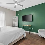 The Rodeo Drive Penthouse The Gulch Apartment *