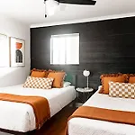 Walk To Downtown Broadway With Pool, Parking And Patio Nashville
