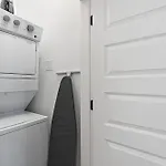 Tranquil Haven Close To Broadway With Free Parking