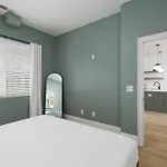 Chic And Cozy Designer 3 Miles To Downtown Nashville