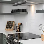 Chic And Cozy Designer 3 Miles To Downtown Apartment *