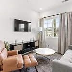 Apartment Near Downtown Broadway & Stadium - Free Parking