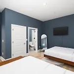 Chic East With Free Parking 3 Mi To Broadway Apartment *