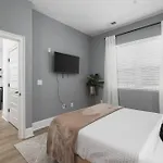 Apartment Near Downtown Broadway & Stadium With Free Parking *