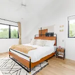 Extra Spacious 4 Bed / 4.5 Bath Music Row * Nashville
