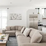 Extra Spacious 4 Bed / 4.5 Bath Music Row Home