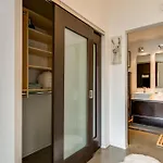Longterm Just Across The River From Downtown- Fully Equipped For Long Term Nashville