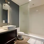 Sleek And Spacious In East! Holiday home Nashville