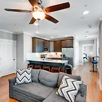 Modern Nashville Condo Walk To Local Breweries!