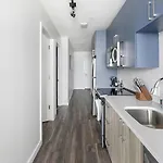 Landing Modern With Amazing Amenities Nashville