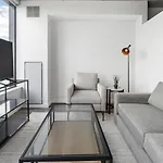 Landing Modern With Amazing Amenities Apartment