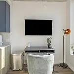 Landing Modern With Amazing Amenities Apartment Nashville