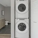 Landing Modern Apartment With Amazing Amenities