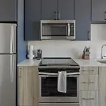 Landing Modern Apartment With Amazing Amenities