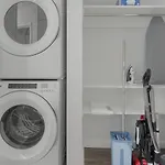 Landing Modern Apartment With Amazing Amenities