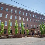4 Designer Loft Units - Min To Broadway