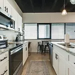 Loft Style Studio With 2 Queen Beds 7 Mins To Dt