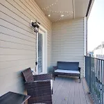 Lipstick & Boots 10 Min To Broadway, Music Row, Fun