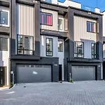 New Nash Eras - Rooftop Decks With Hot Tub - 15 Beds Nashville