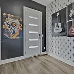 The Outlaw In Downtown By Nautical Holiday home