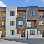 The Outlaw In Downtown By Nautical Holiday home