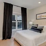 Holiday home - 1308 Montgomery Ave Unit 2 *