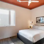 The Conway 5 Bedroom Buyout W Deck In Music City Holiday home *