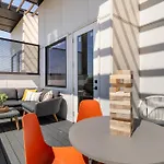The Conway 5 Bedroom Buyout W Deck In Music City Holiday home