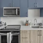 Landing Modern Apartment With Amazing Amenities