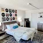 Sleepover Apartment *
