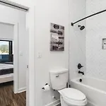 Holiday home Gorgeous East House With Rooftop Patio, Garage, 9 Beds, 3 Miles To Downtown Nashville