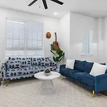 Holiday home Gorgeous East House With Rooftop Patio, Garage, 9 Beds, 3 Miles To Downtown Nashville
