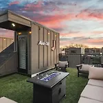 Gorgeous East House With Rooftop Patio, Garage, 9 Beds, 3 Miles To Downtown * Nashville